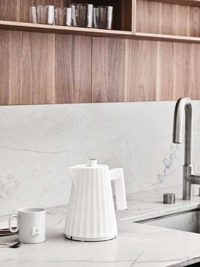 Kettles Alessi MDL06/1 Plissé Electric Water Kettle 1.0 L 3 Kettles Alessi MDL06/1 Plissé Electric Water Kettle 1.0 L - Image 2